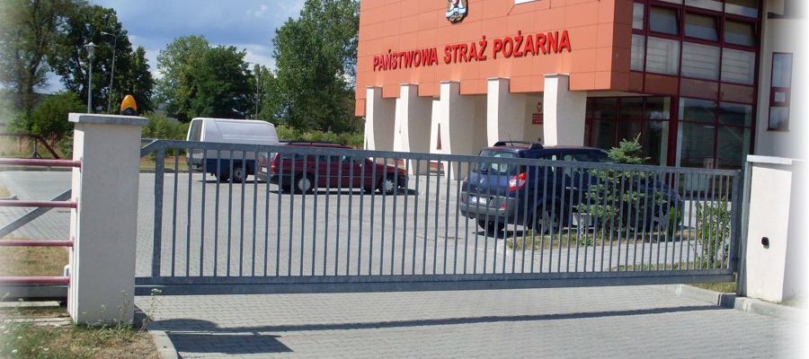 výrobce brán ohrad dveří okna rolety pohony automatické systémy Polsko